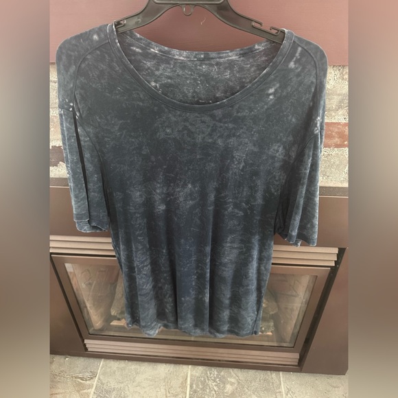 Lululemon Men’s Large T shirt - Picture 2 of 3